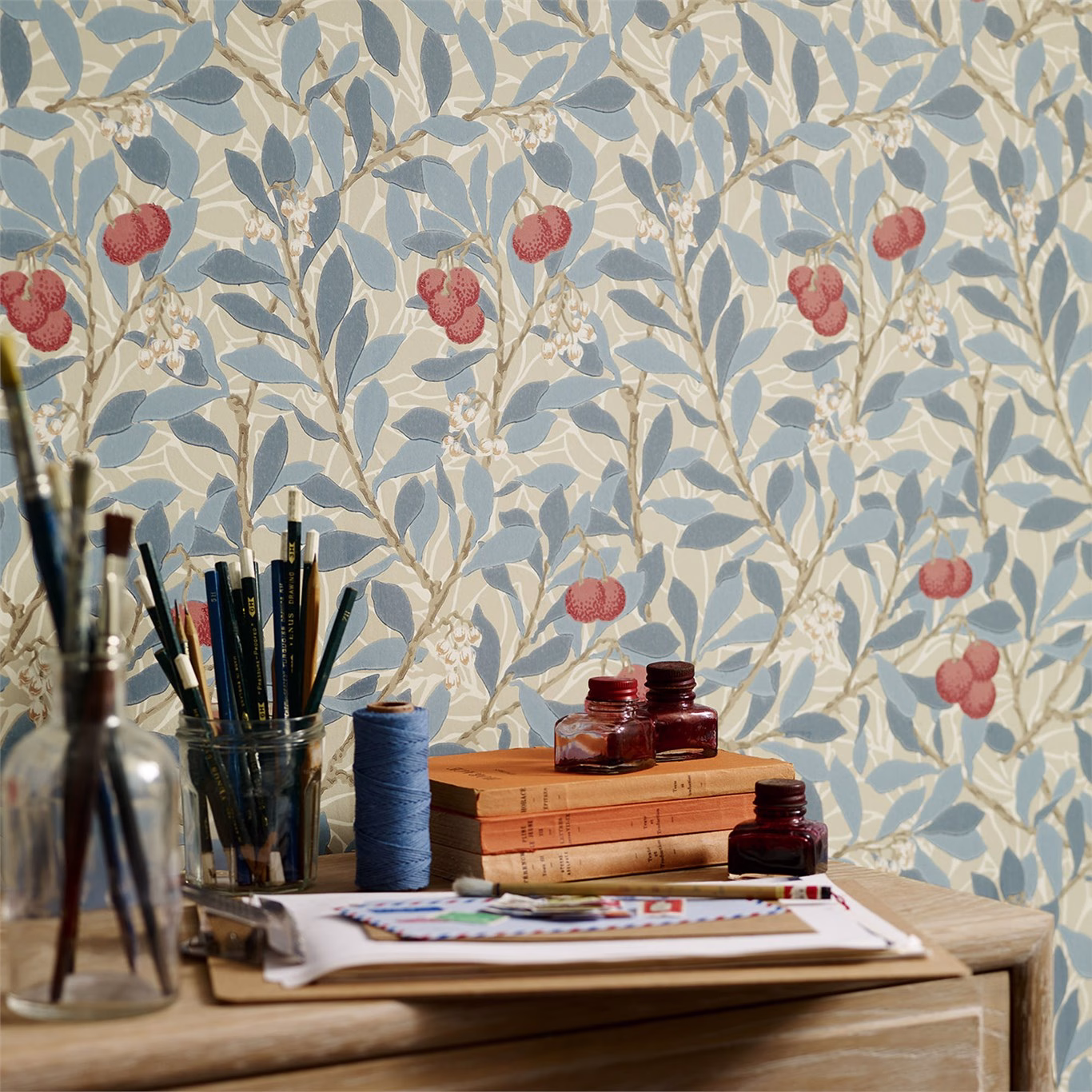 Обои Morris Archive Wallpapers III Arbutus 214718 фото в интерьере
